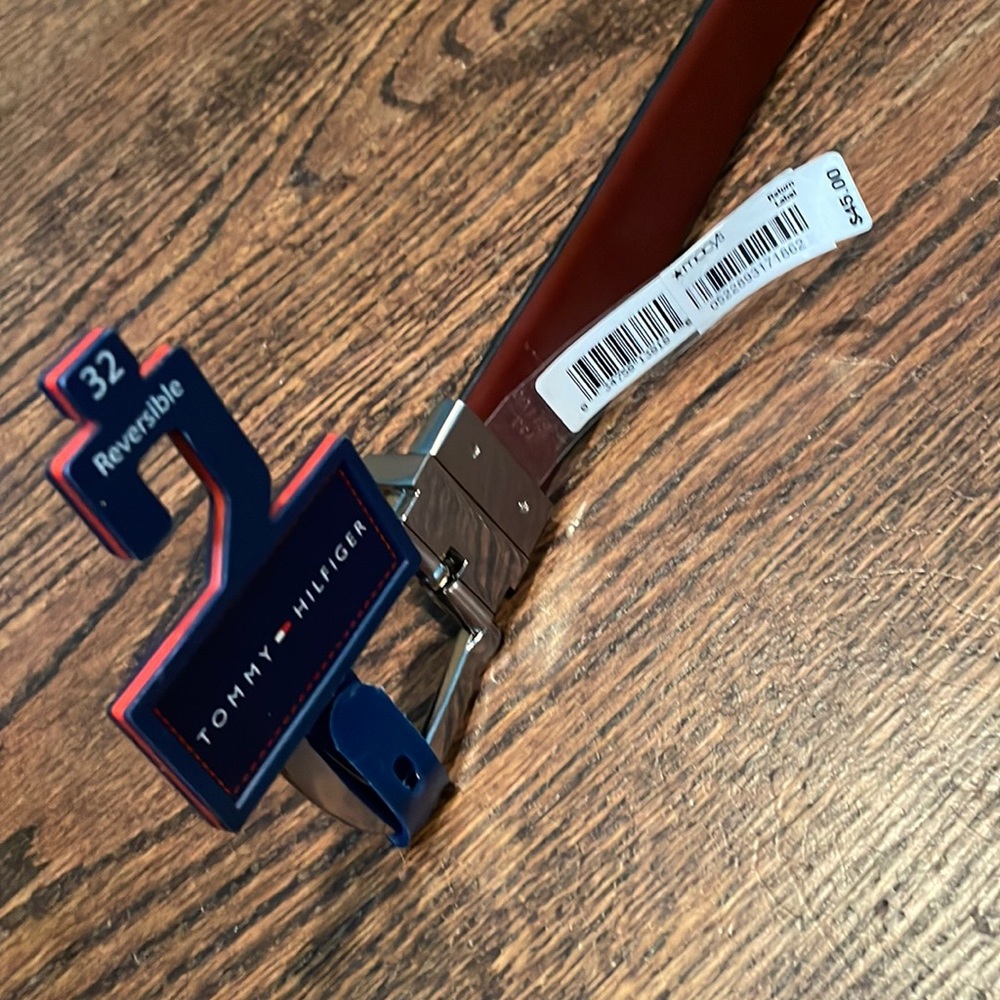 Tommy Hilfiger Men’s Reversible Belt New w/tags